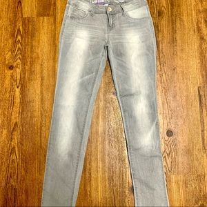 NWOT Refuge Gray Washed Skin Tight Jeans